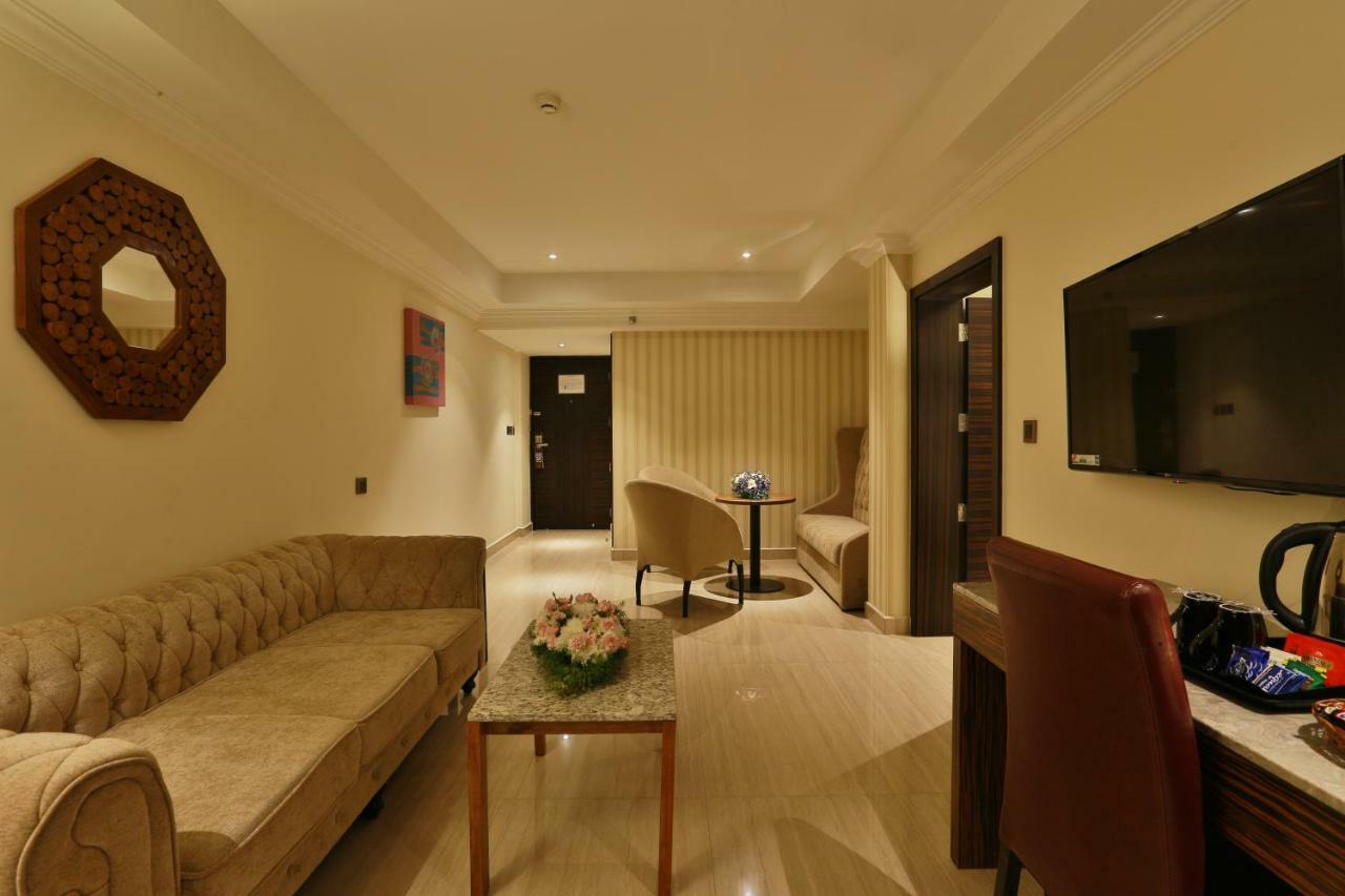 Hotel Luminara Kochi Exterior photo